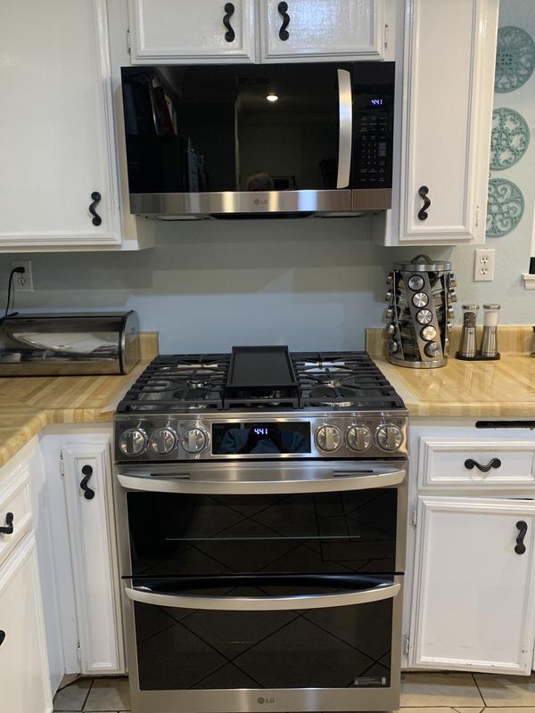 LG 30-inch Smart Gas Double Oven Range with Air Fry
